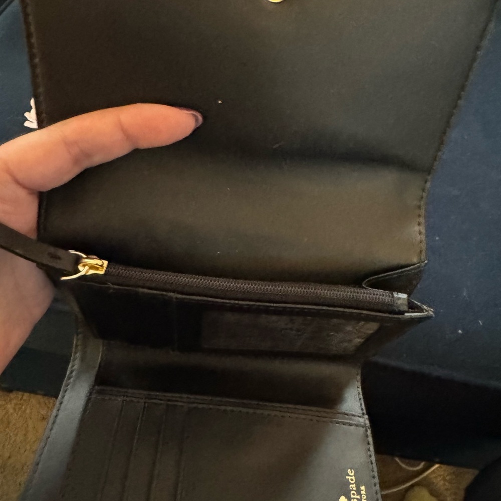 Kate Spade wallet. Like new only used once. - Picture 5 of 6